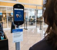 Tu cara es tu pasaporte: la tecnología que está cambiando el ingreso a aeropuertos de EE.UU.
