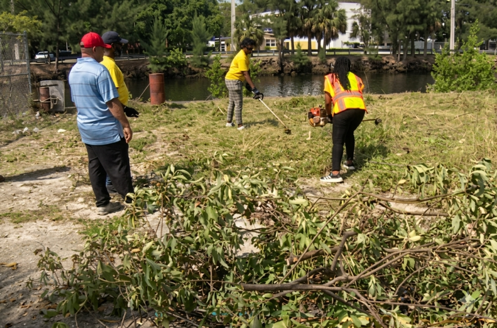 “Limpio porque me importa”: Voluntarios se unen para retirar desechos del Miami River