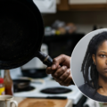 El infierno de una niña de 8 años en Miami: su madre la golpeaba y la hacía comer basura