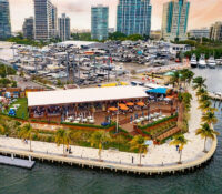 Regatta Grove cumple tres años y lo festeja frente al mar en Coconut Grove