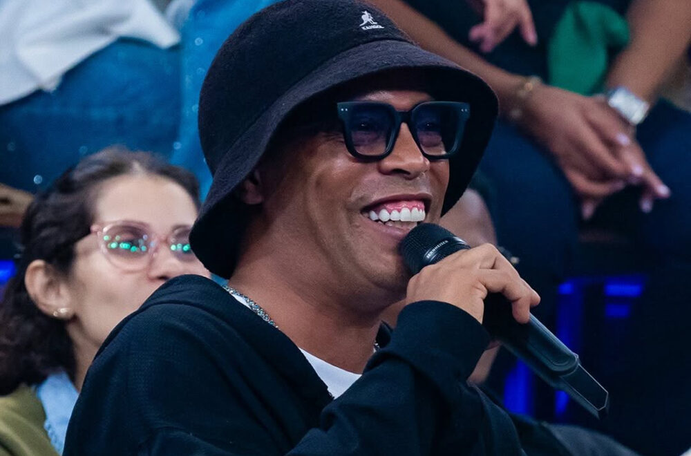 Ronaldinho debuta como cantante con un equipo de ‘cracks’ como Pitbull y Sean Paul