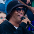 Ronaldinho debuta como cantante con un equipo de ‘cracks’ como Pitbull y Sean Paul