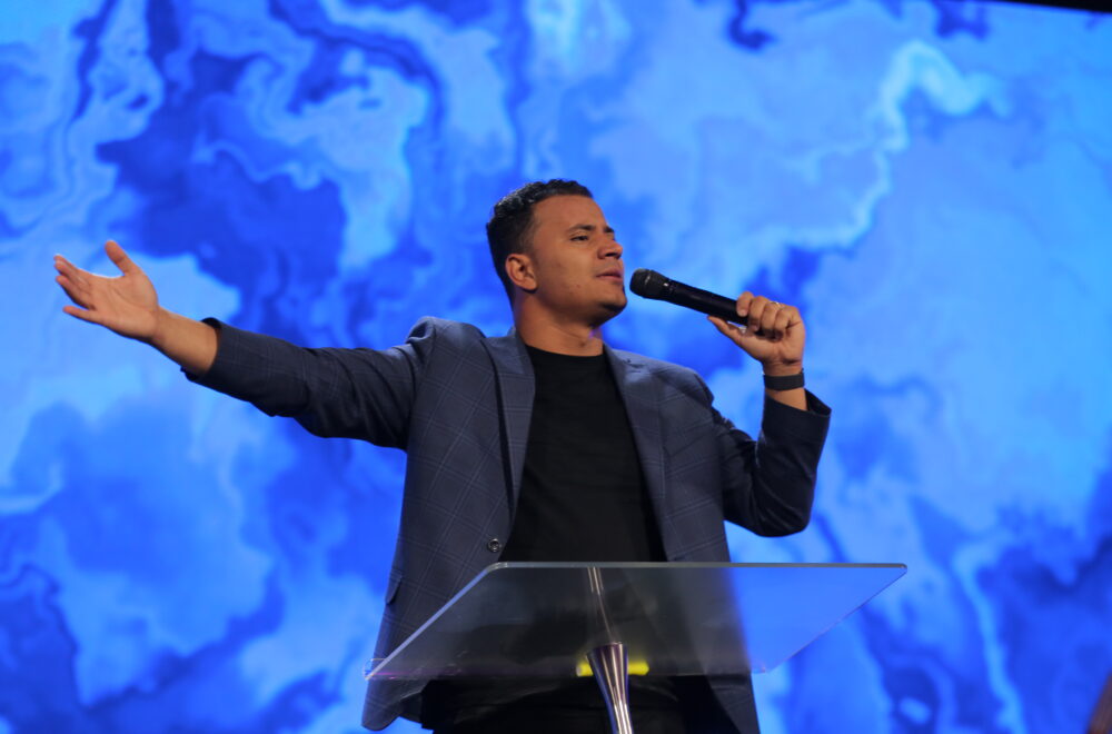 Pastor Ronny Oliveira impulsa su mensaje en Estados Unidos y amplía su alcance internacional