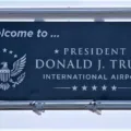 Trump promete renovación “espectacular” para aeropuerto con su nombre