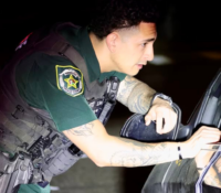 “Tengo que hacer popó”: la excusa que más se repite en las paradas de tráfico de Florida
