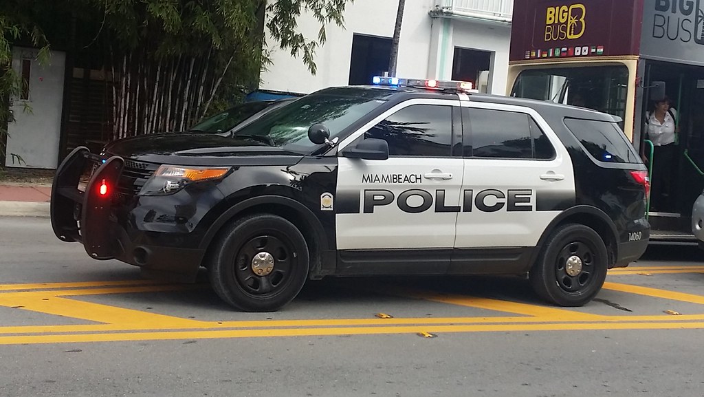 Un sujeto fue asesinado a tiros por la policía después de que apuñaló a un oficial de Miami Beach