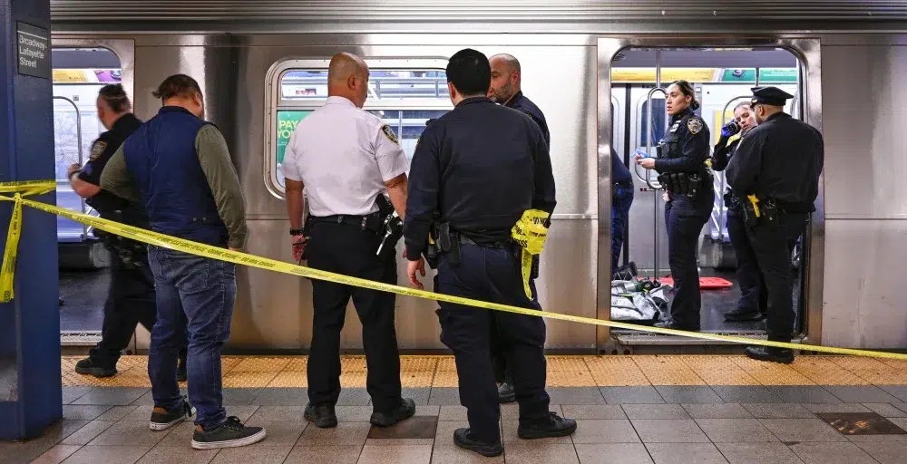 Caos en el metro de Nueva York por homicidio de artista ambulante