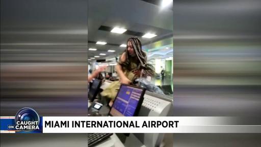 Una mujer es arrestada en el aeropuerto de Miami tras alterar el orden público estando intoxicada