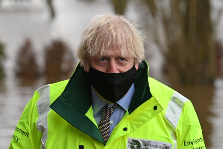 Boris Johnson dice que la variante británica del coronavirus es más mortífera
