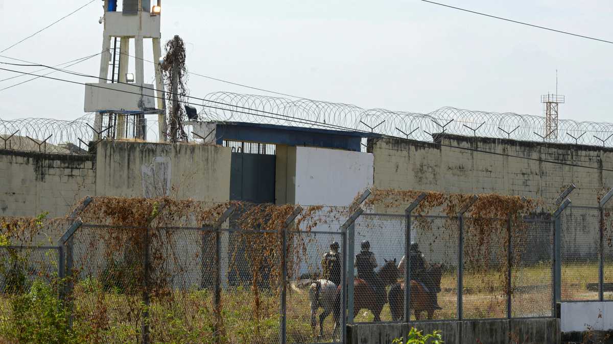 Más de 50 muerto por masacre en cárcel de Ecuador