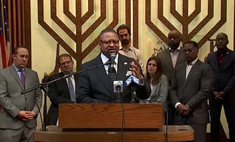 Clérigos de Florida luchan contra el racismo y antisemitismo