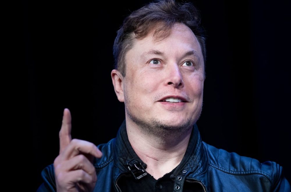Elon Musk prohíbe ciertos términos LGBTQ+ en Twitter