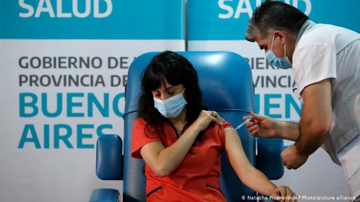 Argentina reportó 317 casos adversos posteriores a la aplicación de la vacuna Sputnik V