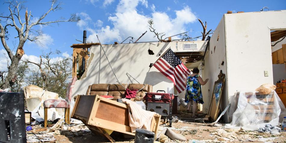 Invierten 40 millones de dólares para ayudar a comercios afectados por el huracán Michael