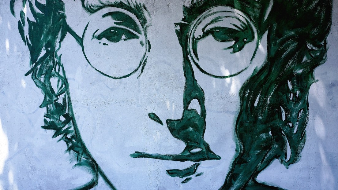 Subastan por casi $200 mil las icónicas gafas de John Lennon en Londres