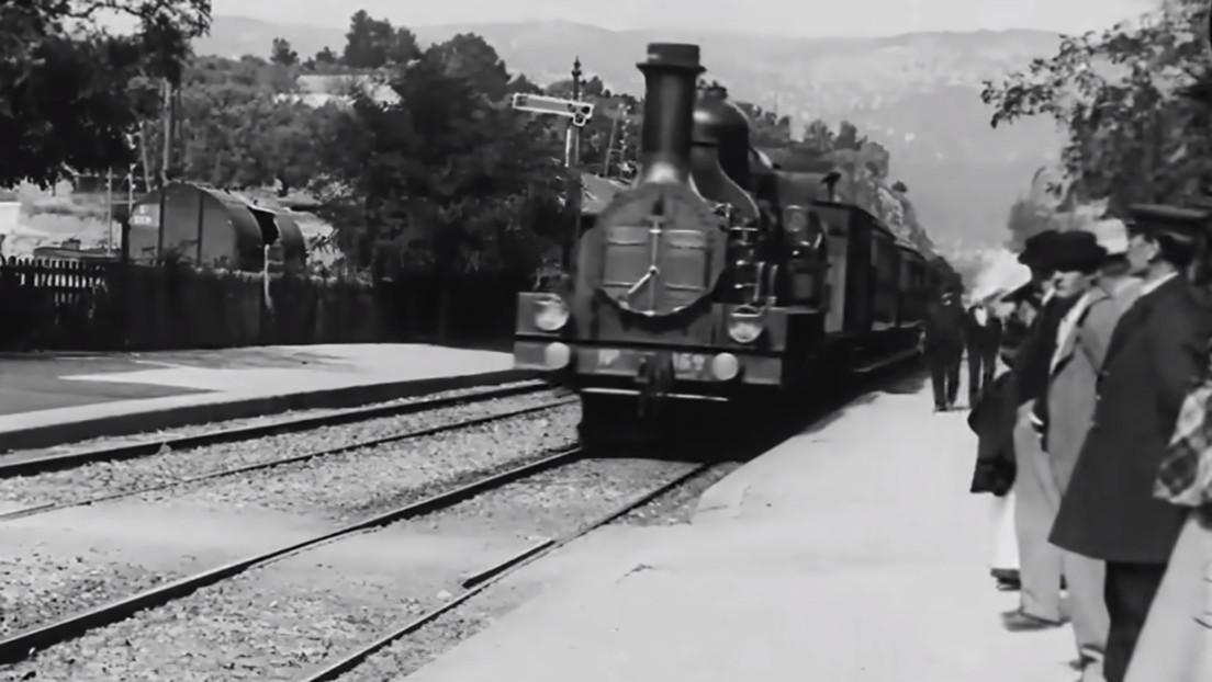 ¡Notables diferencias! El cortometraje clásico del tren de 1896 fue llevado a 4K +Vídeos