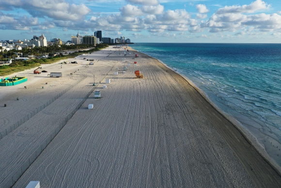 Residentes de Miami obligados cambiar sus planes tras el cierre de playas