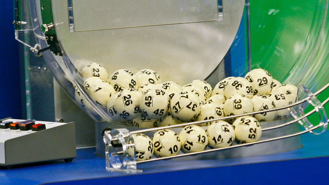 20 personas se hacen “millonarias” tras usar a la combinación 5, 6, 7, 8, 9 y 10 en una lotería de Sudáfrica (VIDEO)