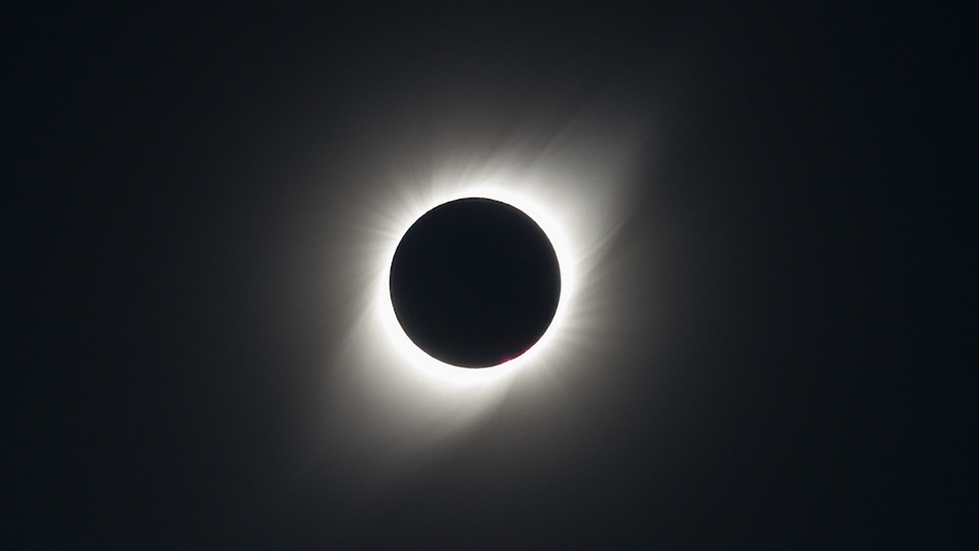 Se aproxima un eclipse solar total, el último hasta el 2048: ¿dónde, cuándo y cómo observarlo?