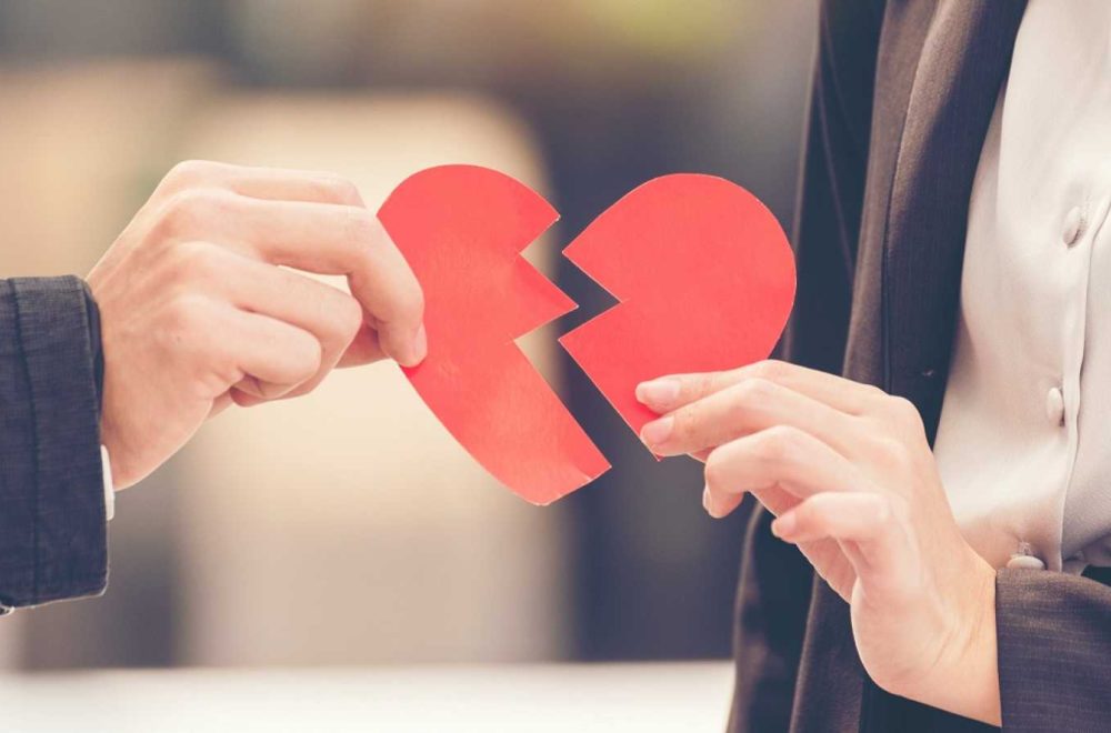 Razones por las que nunca deberías mantener amistad con un ex