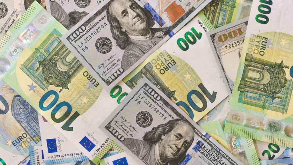Rusia sostiene que no hará uso del dólar y el euro en el comercio internacional