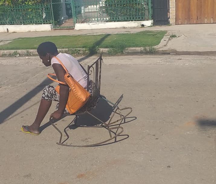 Conozca el caso de la cubana sin una pierna a la que el gobierno le ha negado la compra de silla de rueda