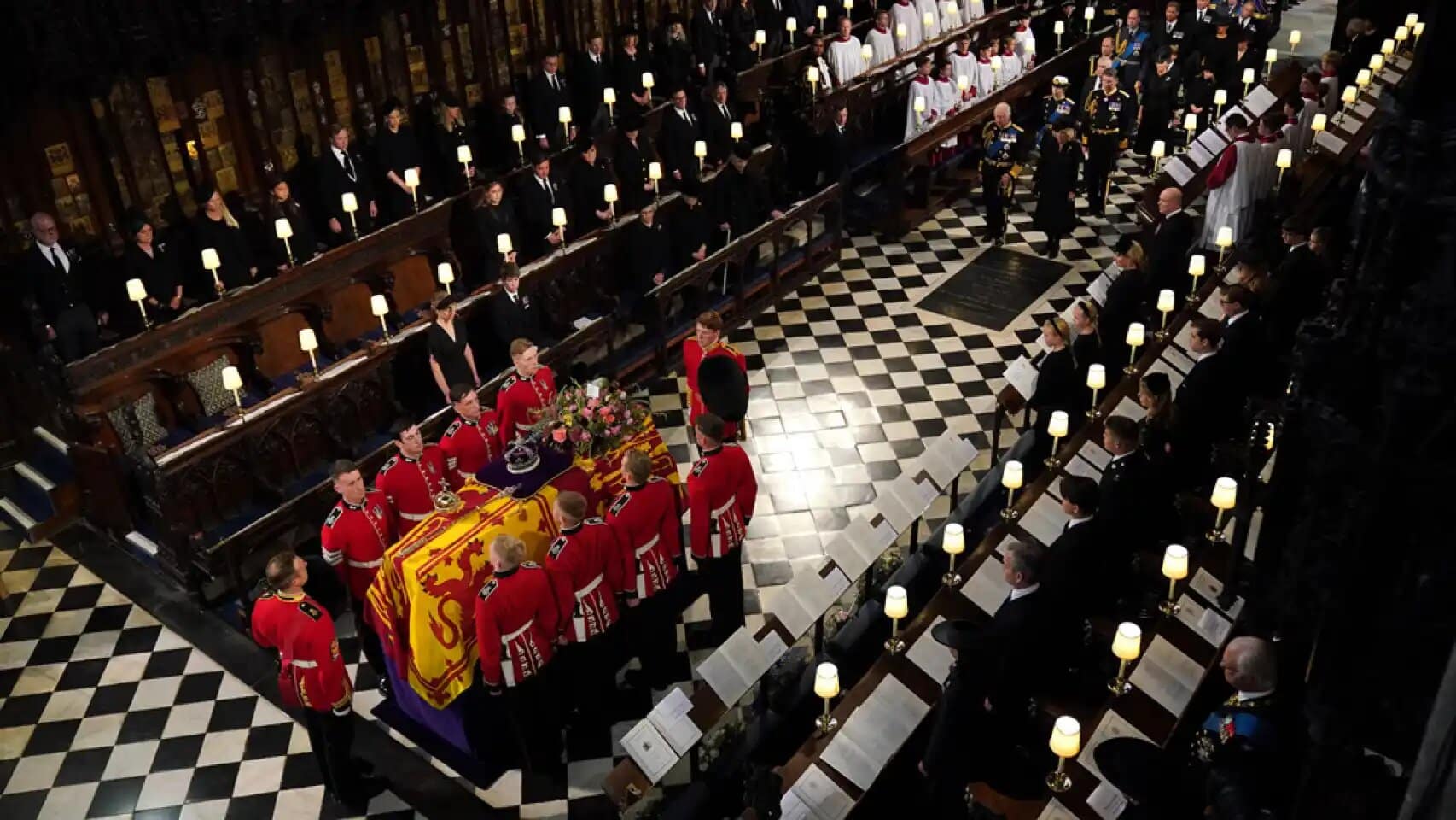 Féretro de Isabel II llega al castillo de Windsor para ser enterrada en la cripta de la capilla de San Jorge