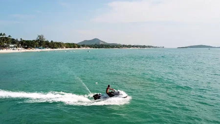 Sospechoso de fraude atrapado rumbo a Cuba en Jet Ski