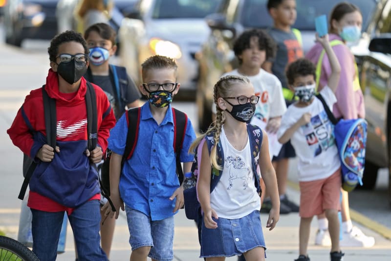 Florida: Juez rechaza impugnación de prohibición de mandatos sobre mascarillas escolares