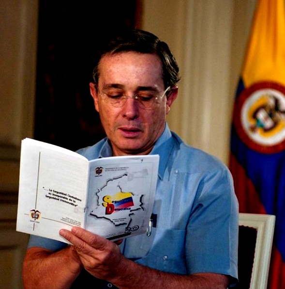 Anuncian caravana en apoyo al ex presidente Álvaro Uribe