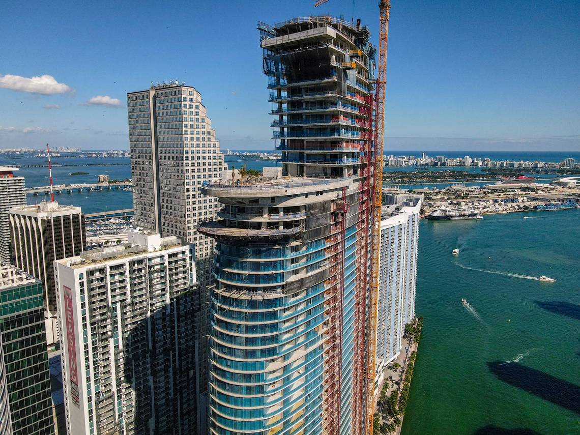 Casi terminado el edificio Aston Martin Residences en Miami