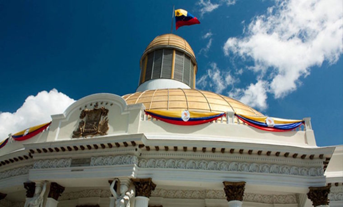 AP: Lucha de poderes en Venezuela por la Asamblea Nacional
