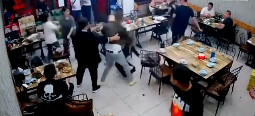 Crece la indignación por salvaje paliza a cuatro mujeres en un restaurante de China