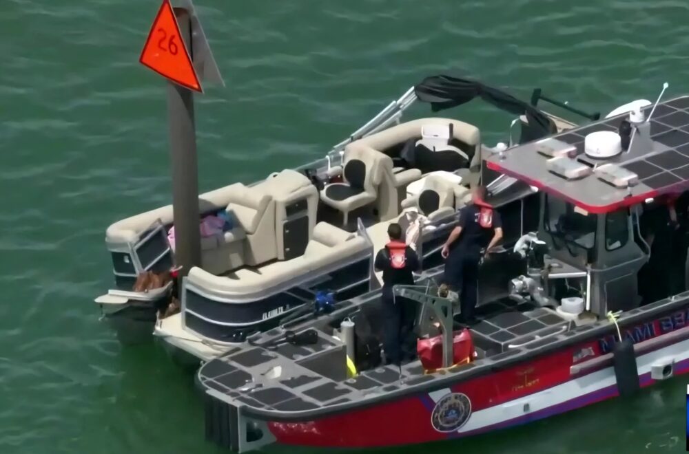 Barco se parte en dos tras chocar contra marcador de canal en Biscayne Bay
