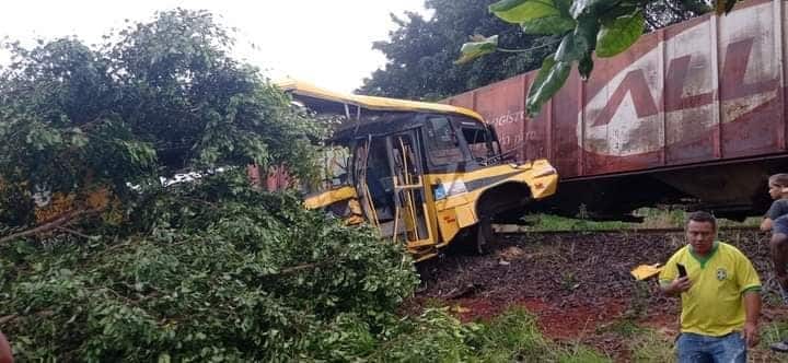 Tragedia en Brasil: Tren colisionó con autobús escolar