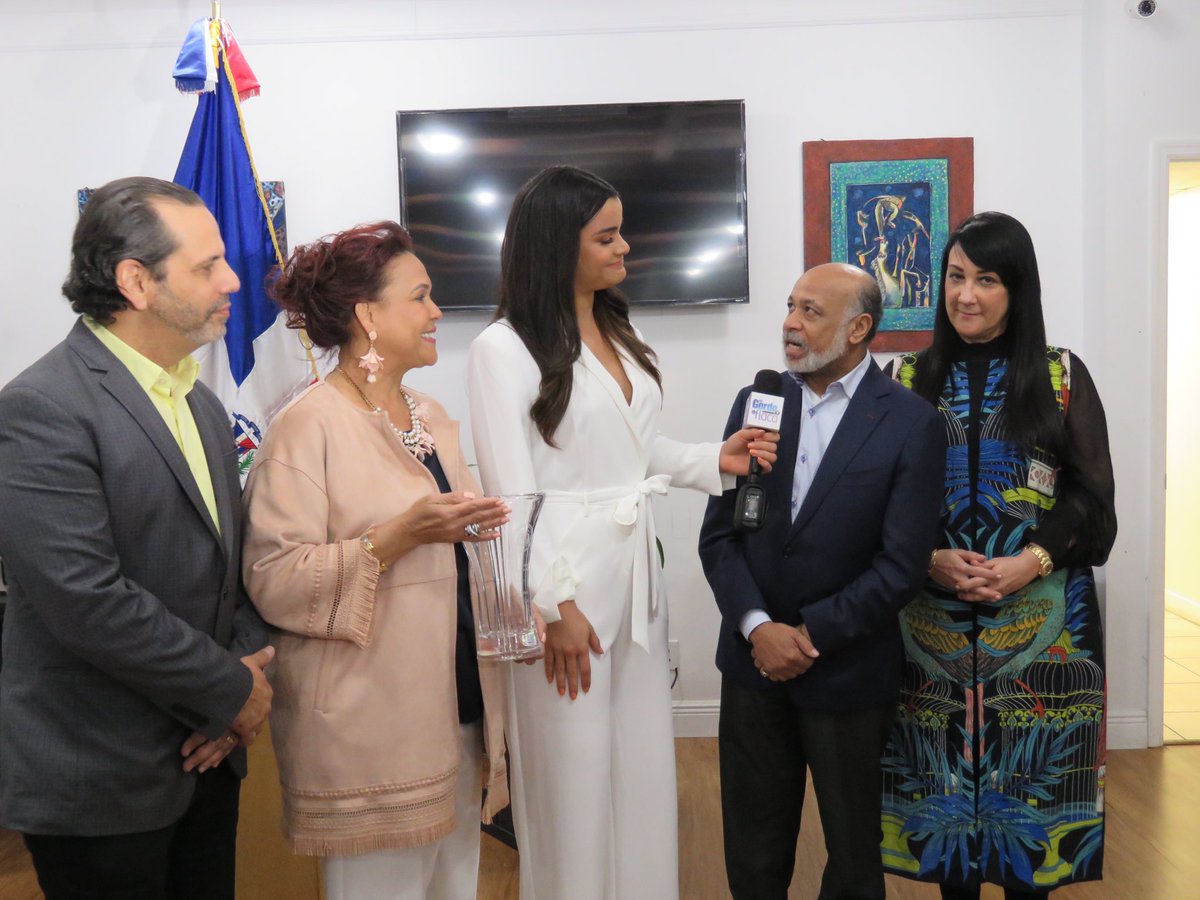 Consulado de República Dominicana en Florida reconoce trayectoria de Clarissa Molina