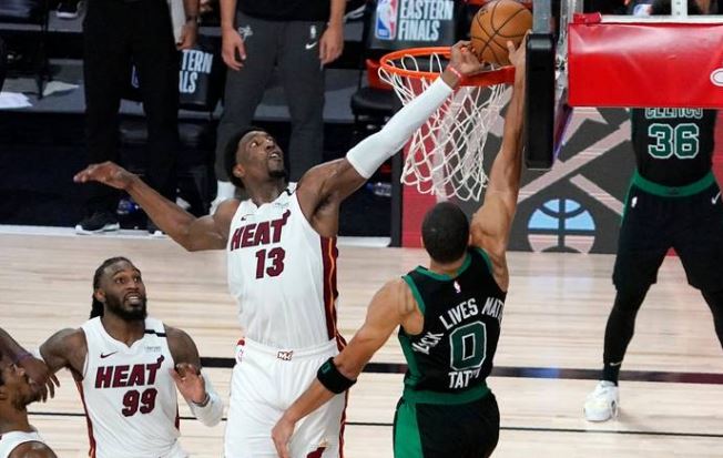 Espectacular defensa de Adebayo otorga importante primer triunfo al Heat ante Celtics (Videos)