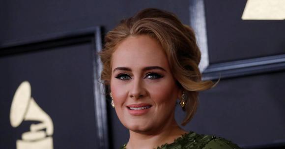 Adele crea expectativa con el adelanto de su nuevo single ‘Easy on me’