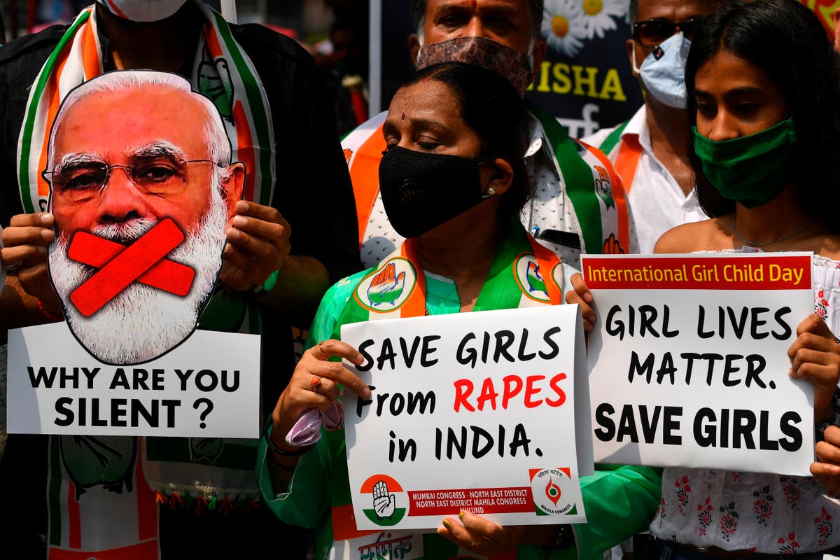 Por no llevar  la vestimenta hindú adolescente fue asesinada por  sus familiares