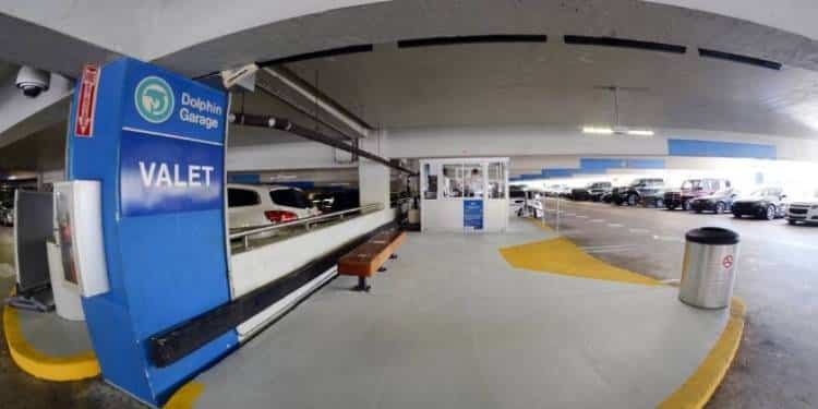 Aeropuerto de Miami tendrá nueva alternativa de estacionamiento para los viajeros