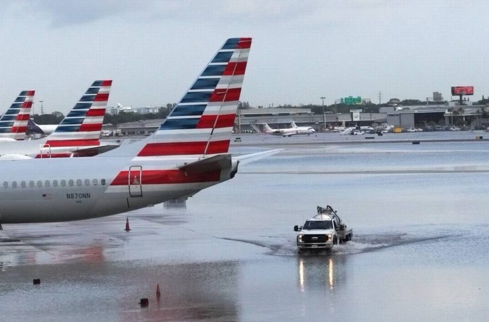 Inundaciones obligan a aeropuerto de Fort Lauderdale permanecer cerrado