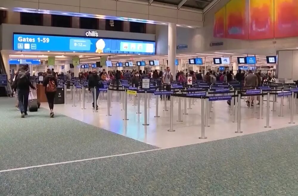 Pasajera asesinó a su perro en el aeropuerto de Orlando para no perder su vuelo