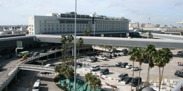 MIA: Primer aeropuerto de Florida en unirse a campaña DHS contra trata de personas