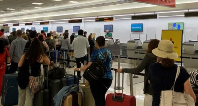 Aeropuertos de Florida afectados  por la inclemencia del tiempo