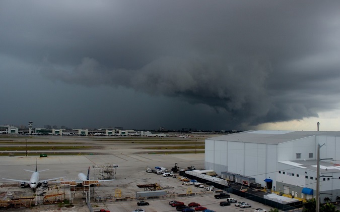 Aeropuertos de Florida en alerta por el paso de la tormenta Fred