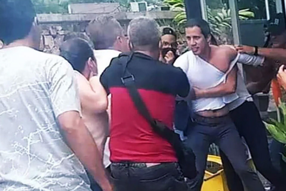 Estados Unidos repudió el ataque a Juan Guaidó por parte de militantes del régimen  venezolano (Videos)