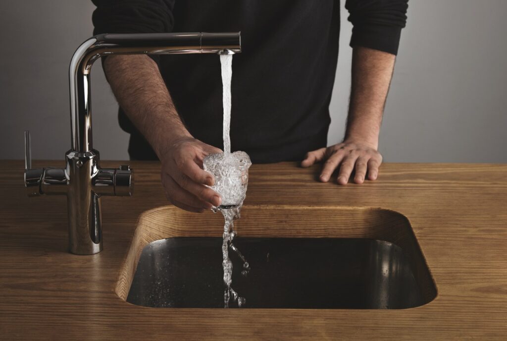 agua grifo flúor