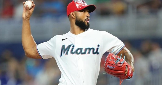 Sandy Alcántara finalista al Cy Young en la Liga Nacional