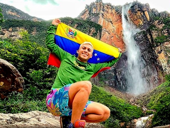 Álex Tienda seguirá apoyando a los venezolanos
