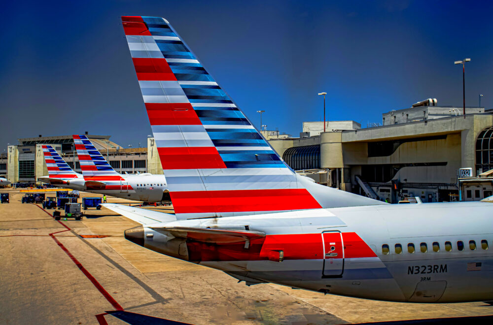 Se desata el caos en avión de American Airlines por el nombre de una red Wi-Fi